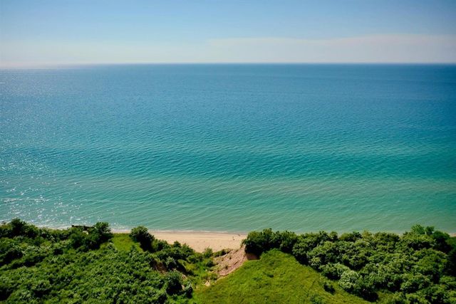 2121 Reigle Street, Manistee, MI 49660