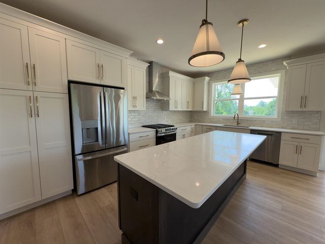 2121 Reigle Street, Manistee, MI 49660