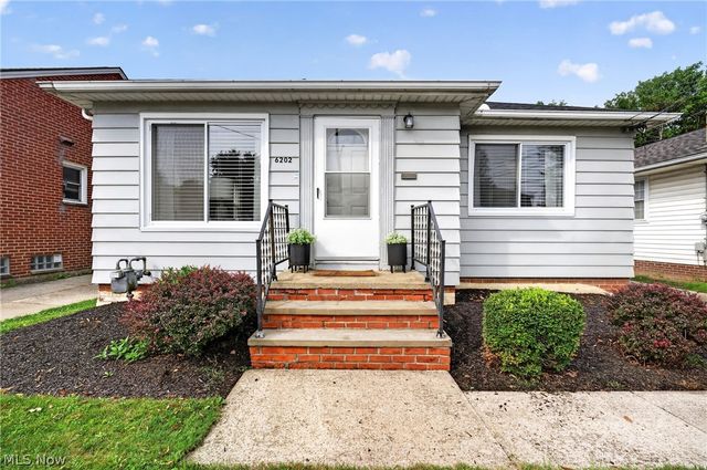 6202 Westminster Drive, Parma, OH 44129