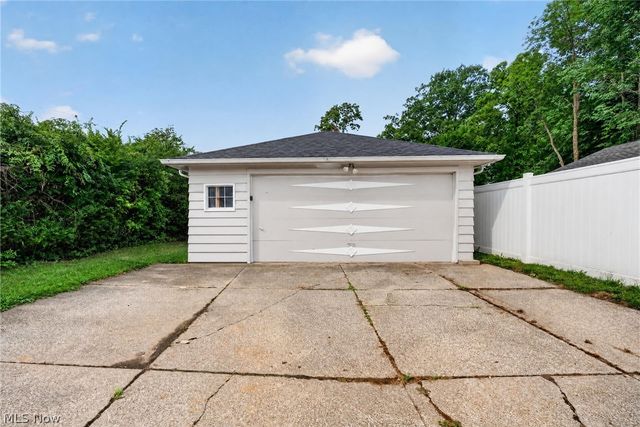 6202 Westminster Drive, Parma, OH 44129
