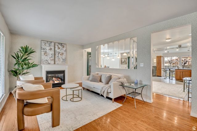 635 E PIONEER AVE, Sandy, UT 84070