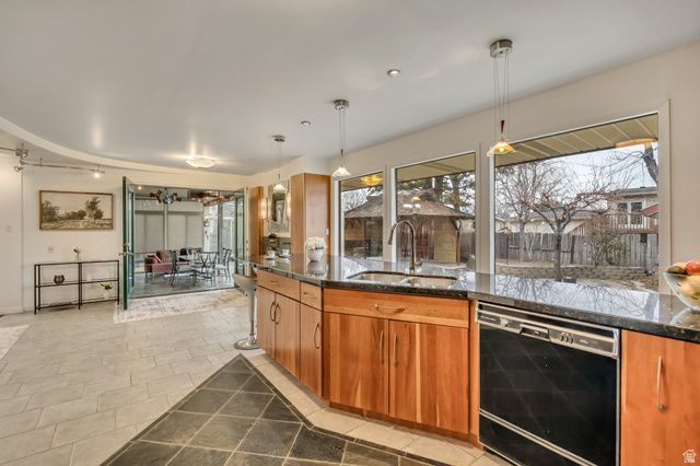 635 E PIONEER AVE, Sandy, UT 84070