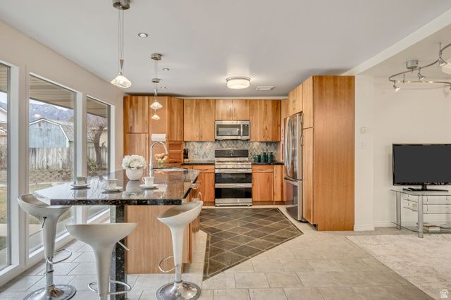 635 E PIONEER AVE, Sandy, UT 84070