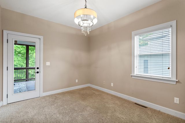 2000 CHAPEL RIDGE RD, Columbia, MO 65203