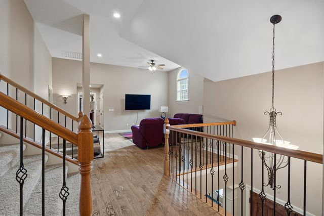 2000 CHAPEL RIDGE RD, Columbia, MO 65203
