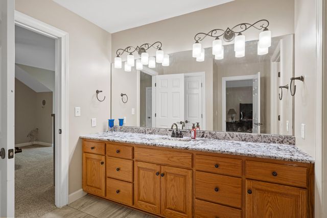 2000 CHAPEL RIDGE RD, Columbia, MO 65203