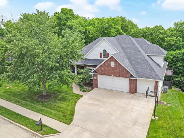 2000 CHAPEL RIDGE RD, Columbia, MO 65203
