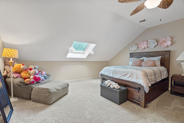 2000 CHAPEL RIDGE RD, Columbia, MO 65203