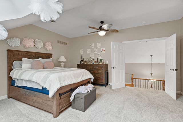2000 CHAPEL RIDGE RD, Columbia, MO 65203