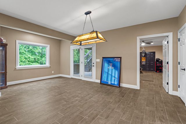 2000 CHAPEL RIDGE RD, Columbia, MO 65203