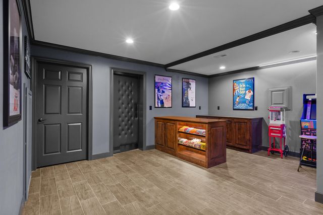 2000 CHAPEL RIDGE RD, Columbia, MO 65203