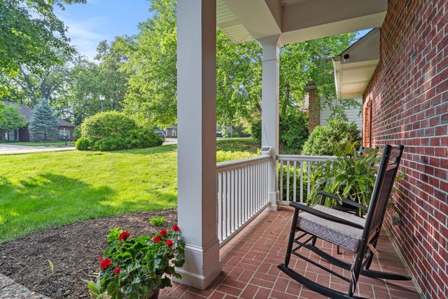 2000 CHAPEL RIDGE RD, Columbia, MO 65203