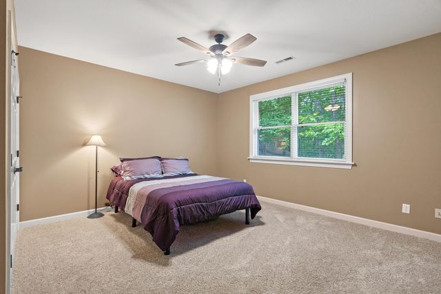 2000 CHAPEL RIDGE RD, Columbia, MO 65203