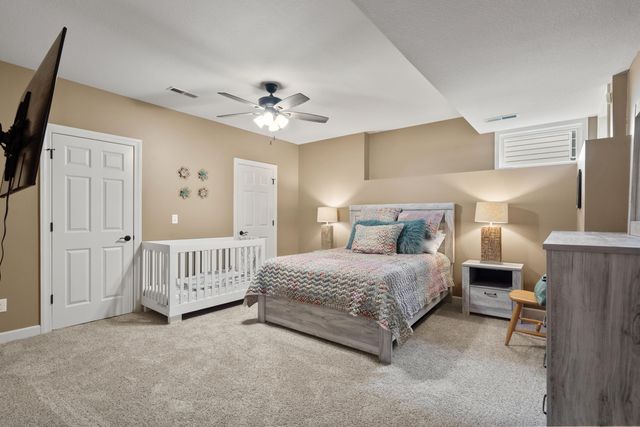 2000 CHAPEL RIDGE RD, Columbia, MO 65203