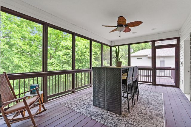 2000 CHAPEL RIDGE RD, Columbia, MO 65203