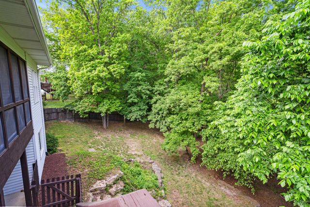 2000 CHAPEL RIDGE RD, Columbia, MO 65203