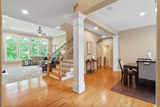 2000 CHAPEL RIDGE RD, Columbia, MO 65203