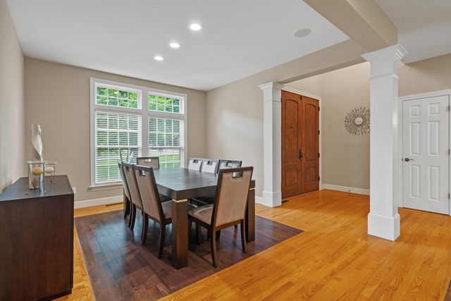 2000 CHAPEL RIDGE RD, Columbia, MO 65203