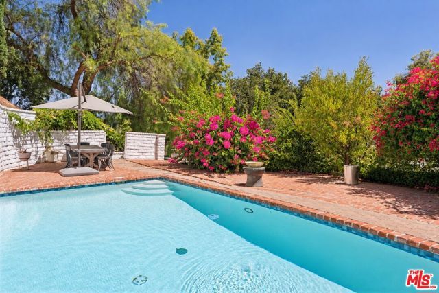 4631 Ensenada Drive, Los Angeles, CA 91364