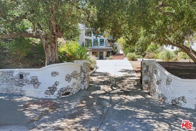 4631 Ensenada Drive, Los Angeles, CA 91364