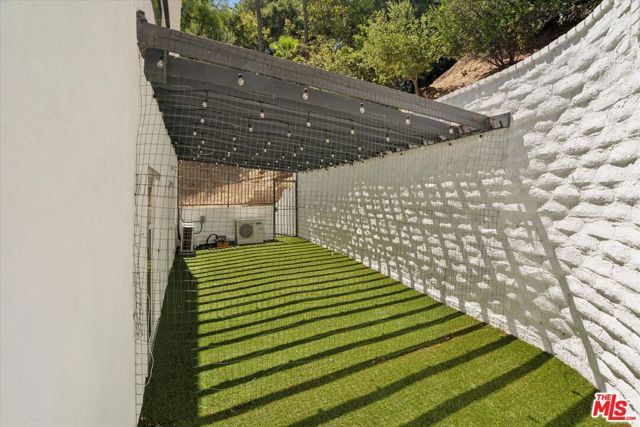 4631 Ensenada Drive, Los Angeles, CA 91364