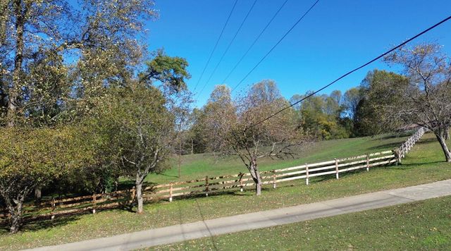 87 Meadowbrook Road, Vanceburg, KY 41179