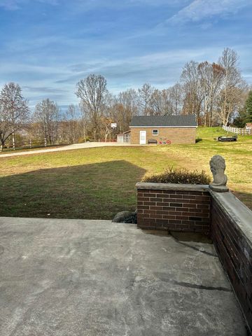 87 Meadowbrook Road, Vanceburg, KY 41179