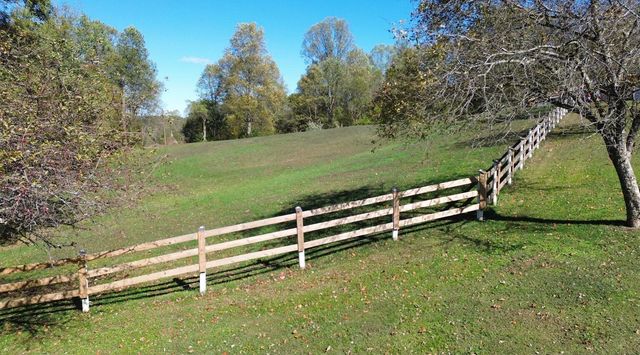 87 Meadowbrook Road, Vanceburg, KY 41179