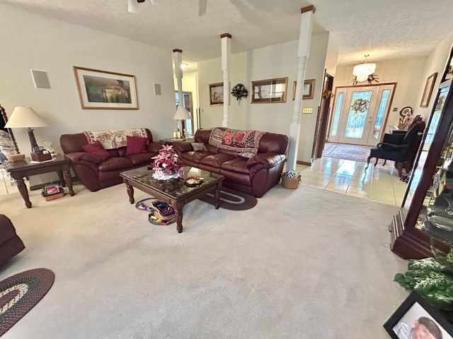 87 Meadowbrook Road, Vanceburg, KY 41179