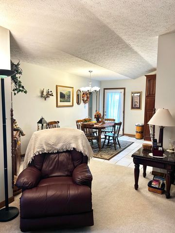 87 Meadowbrook Road, Vanceburg, KY 41179