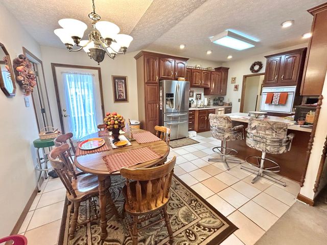 87 Meadowbrook Road, Vanceburg, KY 41179