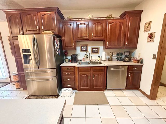 87 Meadowbrook Road, Vanceburg, KY 41179