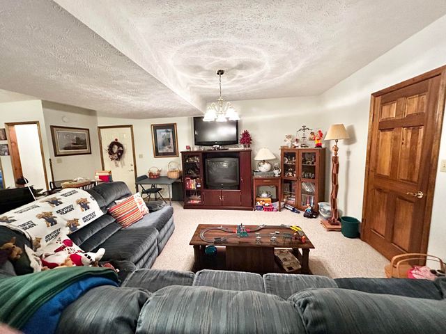 87 Meadowbrook Road, Vanceburg, KY 41179