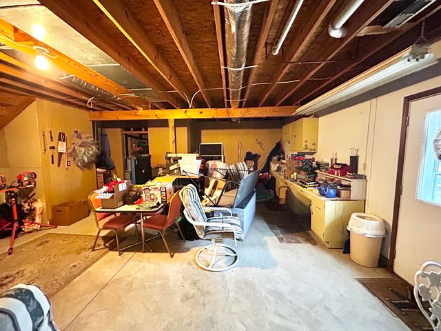 87 Meadowbrook Road, Vanceburg, KY 41179