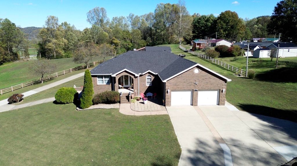 87 Meadowbrook Road, Vanceburg, KY 41179