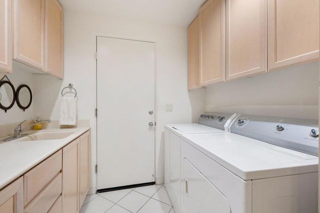 229 White Horse Trail, Palm Desert, CA 92211