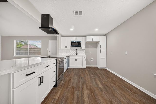 1415 Whispering Pine Drive, Missouri City, TX 77489