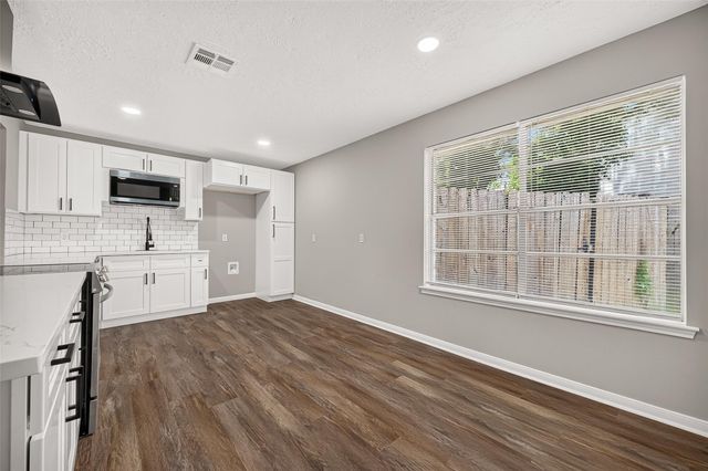 1415 Whispering Pine Drive, Missouri City, TX 77489