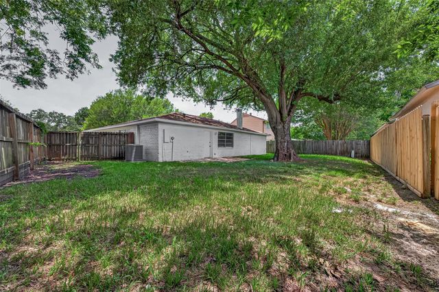 1415 Whispering Pine Drive, Missouri City, TX 77489