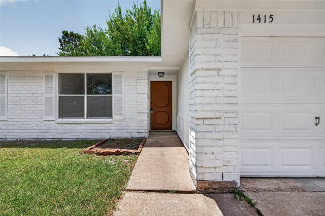 1415 Whispering Pine Drive, Missouri City, TX 77489