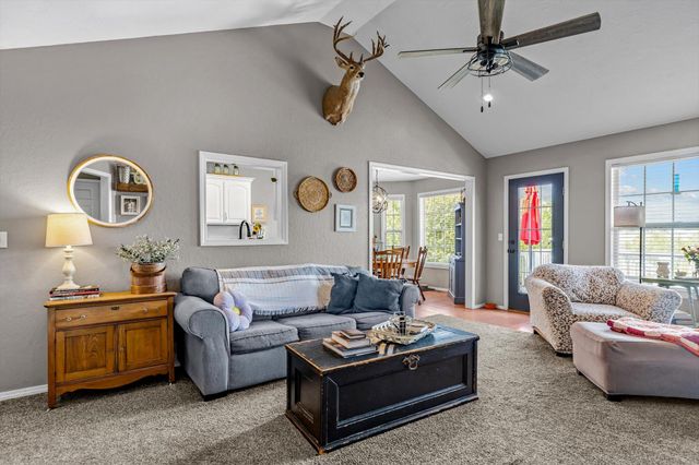 415 Coyote Ridge Drive, Billings, MO 65610