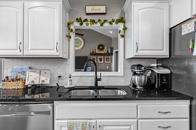 415 Coyote Ridge Drive, Billings, MO 65610