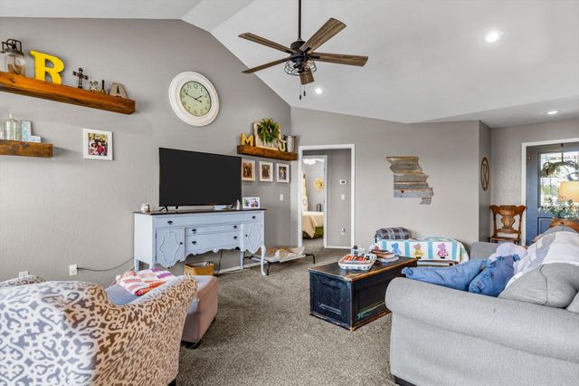 415 Coyote Ridge Drive, Billings, MO 65610