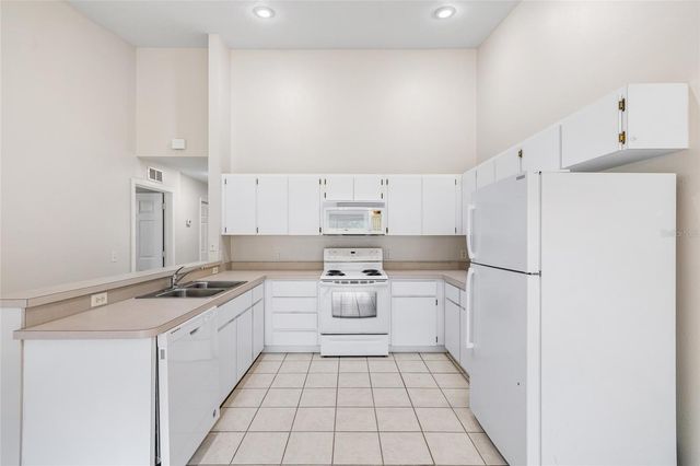 37228 GRASSY HILL LANE, Dade City, FL 33525