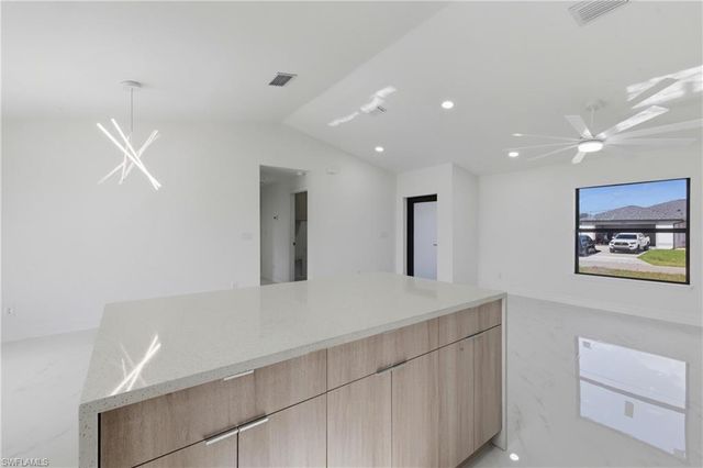 1906 NE 16th PL, Cape Coral, FL 33909