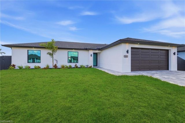 1906 NE 16th PL, Cape Coral, FL 33909