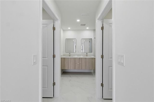 1906 NE 16th PL, Cape Coral, FL 33909