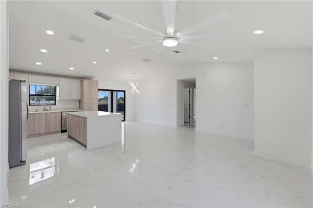 1906 NE 16th PL, Cape Coral, FL 33909