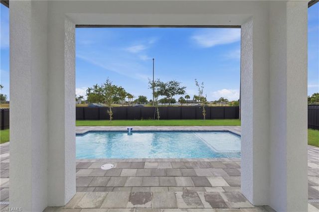 1906 NE 16th PL, Cape Coral, FL 33909