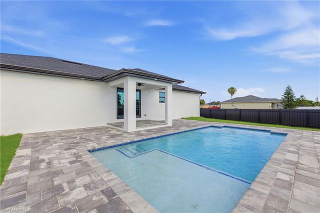 1906 NE 16th PL, Cape Coral, FL 33909